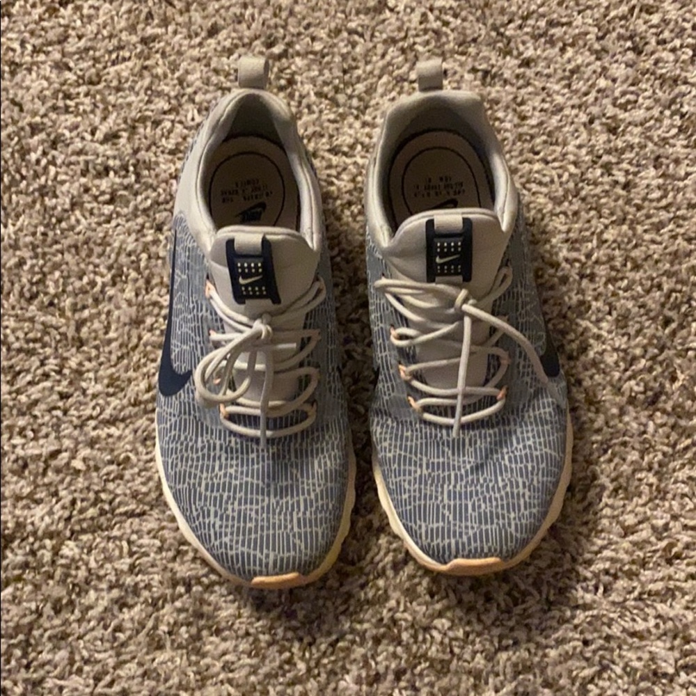 Nike tennis shoes